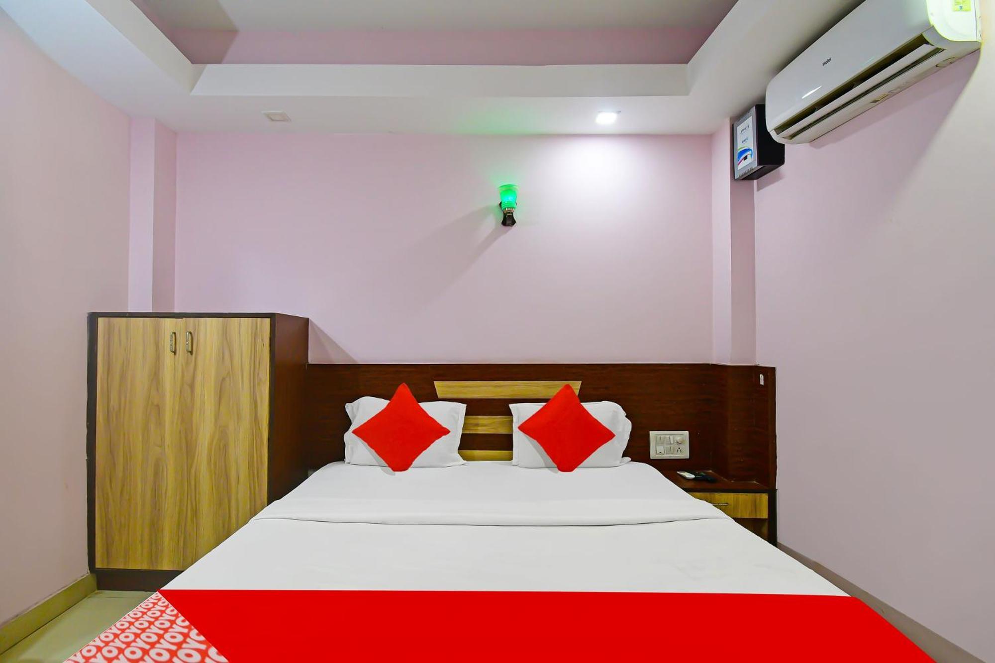 Oyo Flagship Hotel Sea Garden Puri Exterior photo