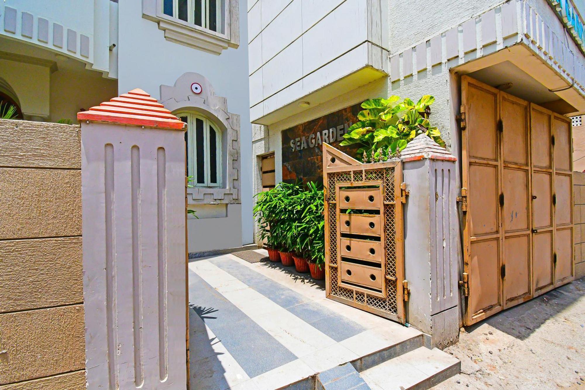 Oyo Flagship Hotel Sea Garden Puri Exterior photo